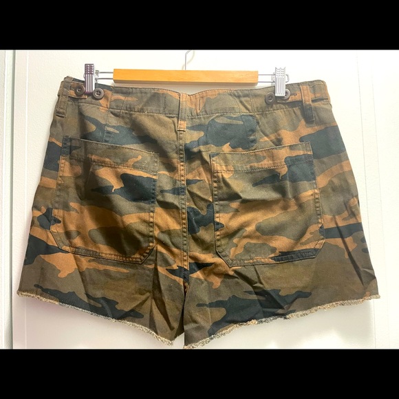 NWT Madewell Camo Shorts - Picture 5 of 8